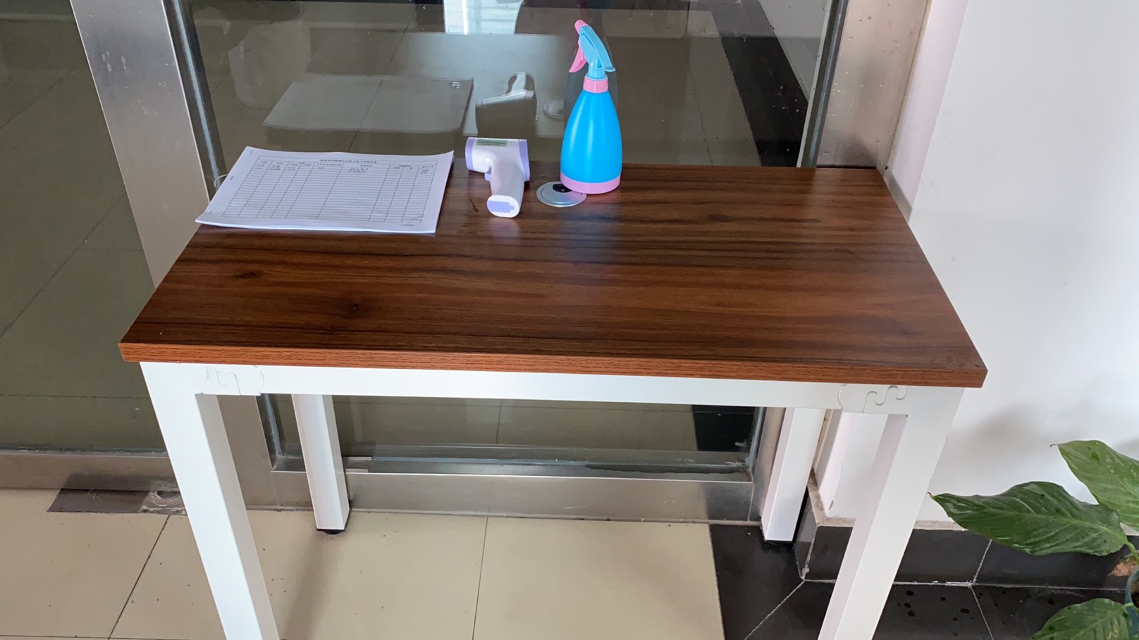 北京思路智園科技有限公司提前對辦公區域進行消毒