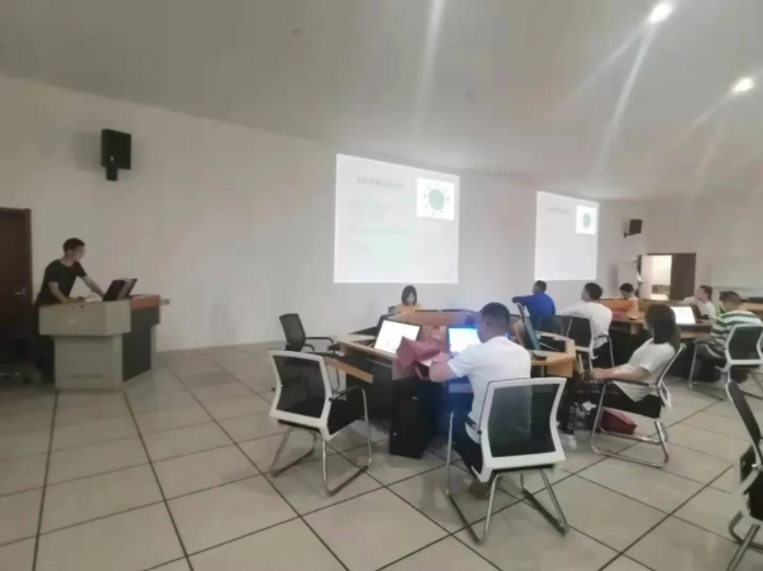 杭州灣（上虞）綠色化工人才公共實訓基地首屆化工大專合作班在實訓基地開班